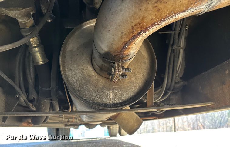 image for item FG0016 1988 Ford L8000 hazmat support truck