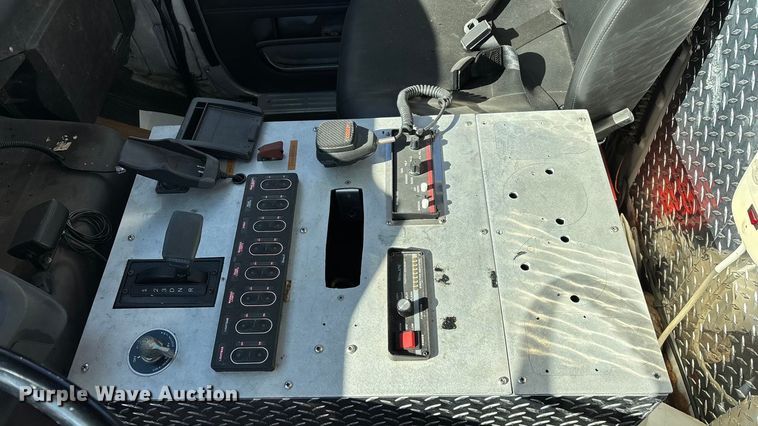 image for item FG0016 1988 Ford L8000 hazmat support truck