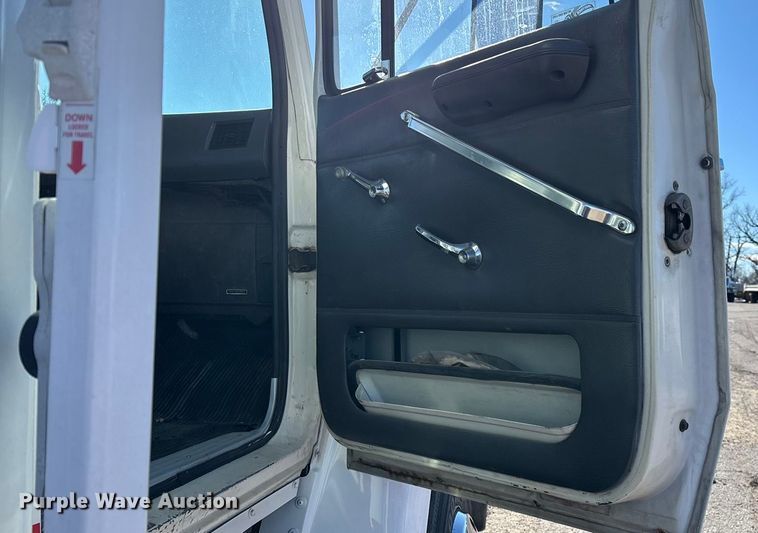 image for item FG0016 1988 Ford L8000 hazmat support truck