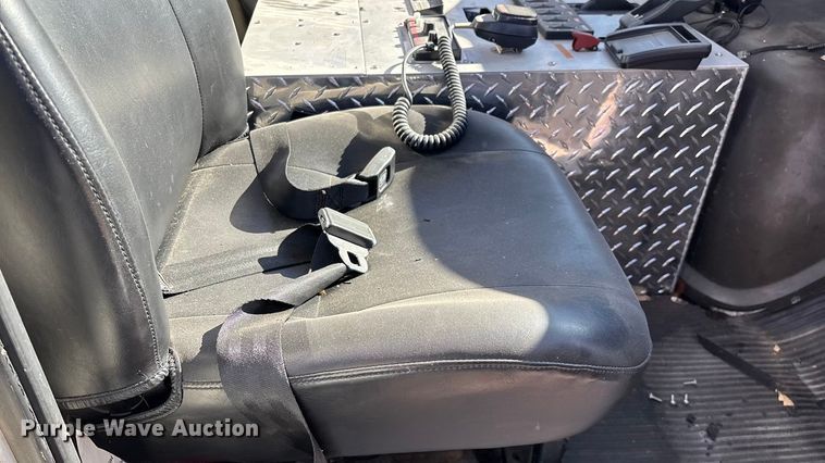 image for item FG0016 1988 Ford L8000 hazmat support truck