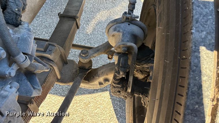 image for item FG0016 1988 Ford L8000 hazmat support truck