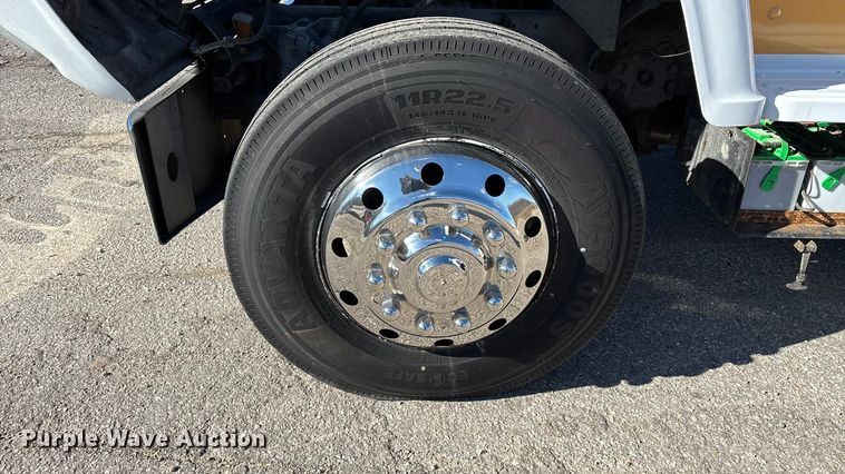 image for item FG0016 1988 Ford L8000 hazmat support truck