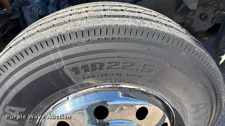 image for item FG0016 1988 Ford L8000 hazmat support truck