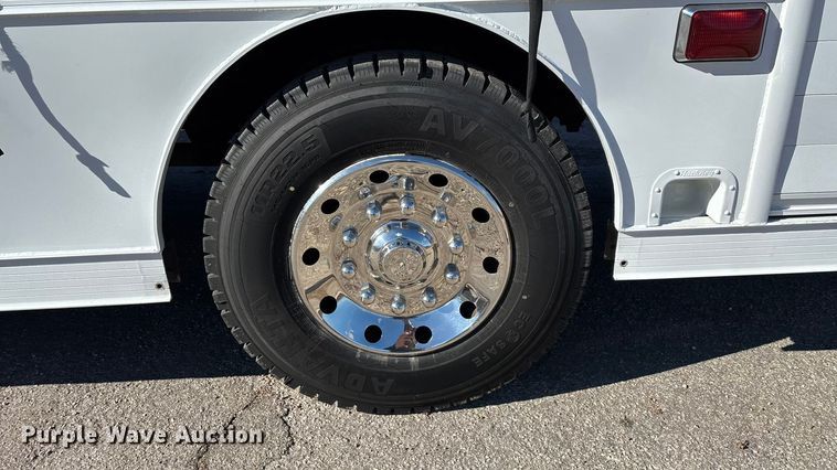 image for item FG0016 1988 Ford L8000 hazmat support truck