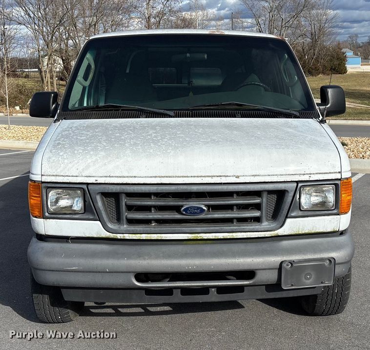 image for item FG0024 2006 Ford E350 van