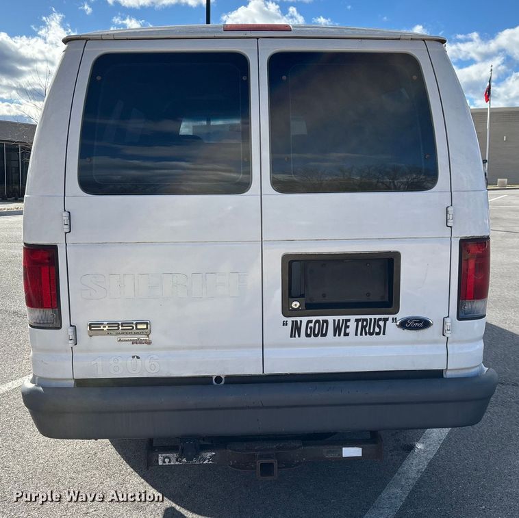 image for item FG0024 2006 Ford E350 van