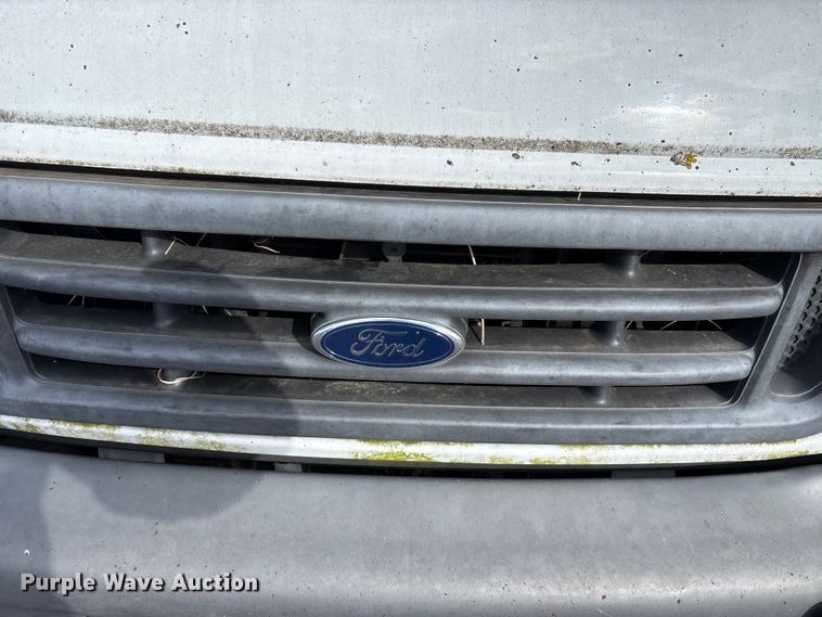 image for item FG0024 2006 Ford E350 van