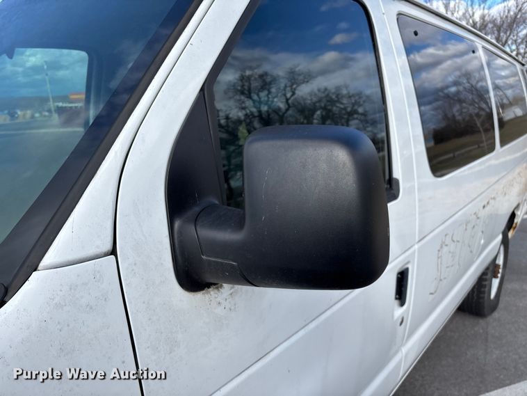 image for item FG0024 2006 Ford E350 van