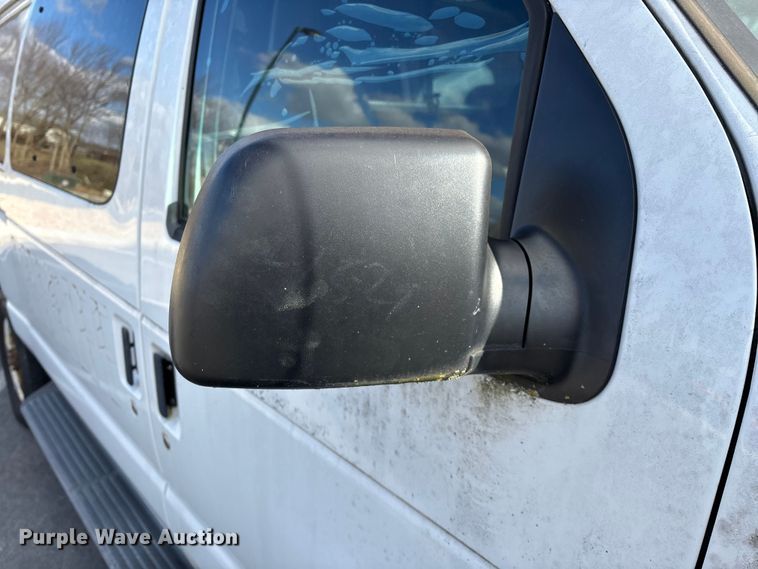 image for item FG0024 2006 Ford E350 van