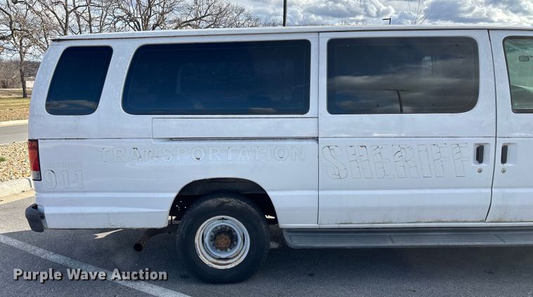 image for item FG0024 2006 Ford E350 van