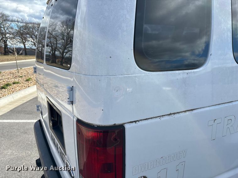 image for item FG0024 2006 Ford E350 van