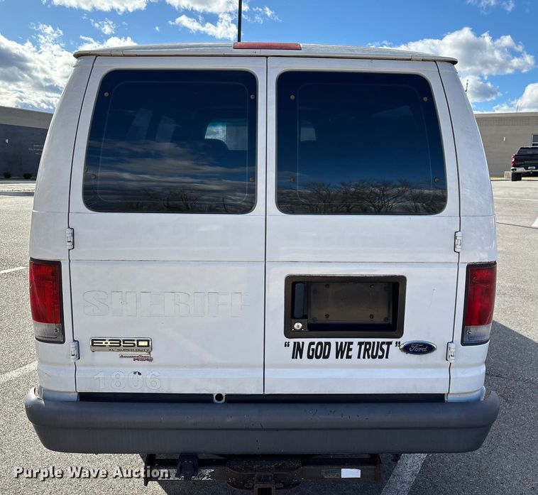 image for item FG0024 2006 Ford E350 van