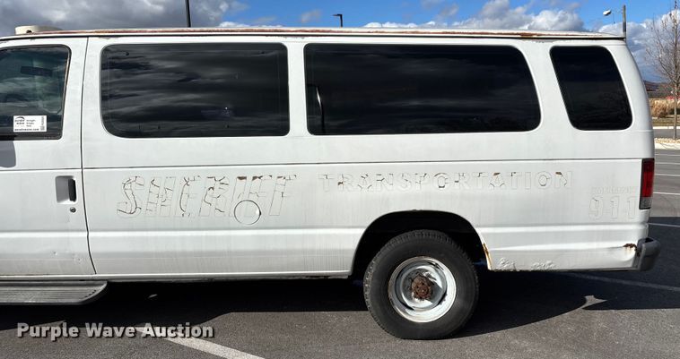 image for item FG0024 2006 Ford E350 van