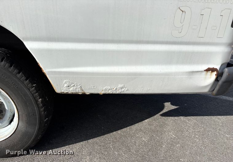 image for item FG0024 2006 Ford E350 van