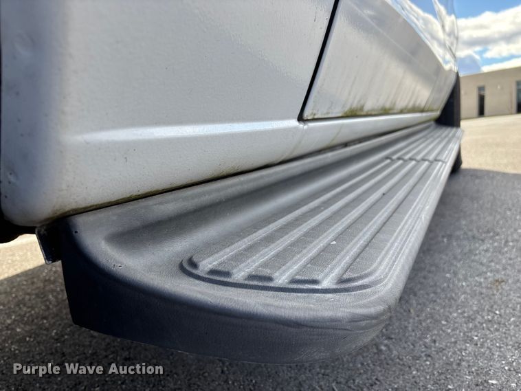 image for item FG0024 2006 Ford E350 van