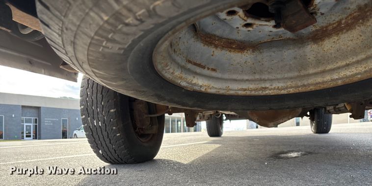 image for item FG0024 2006 Ford E350 van