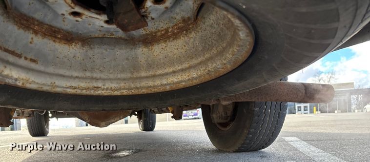 image for item FG0024 2006 Ford E350 van