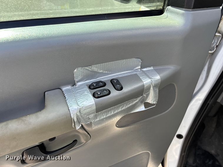 image for item FG0024 2006 Ford E350 van