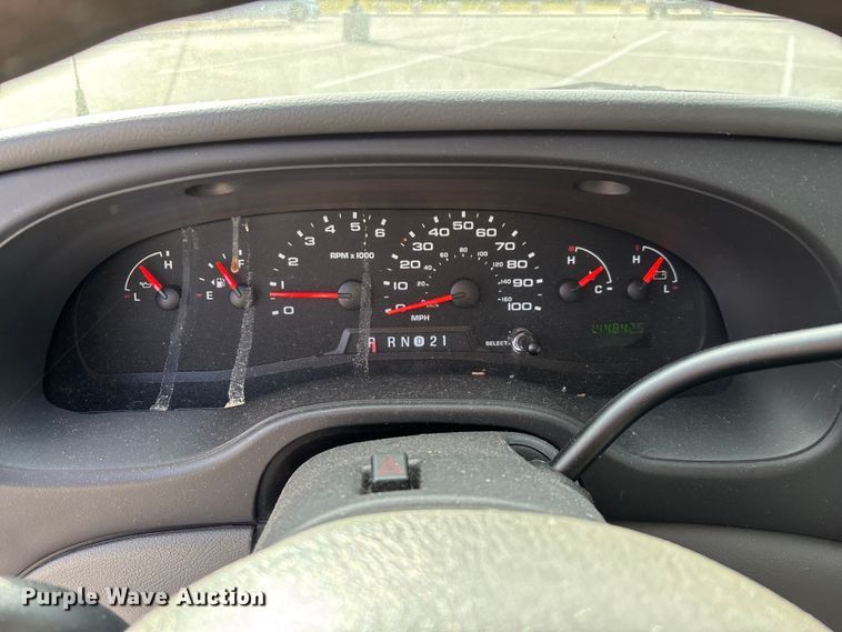 image for item FG0024 2006 Ford E350 van