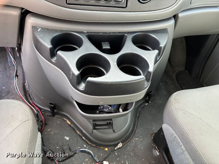 image for item FG0024 2006 Ford E350 van