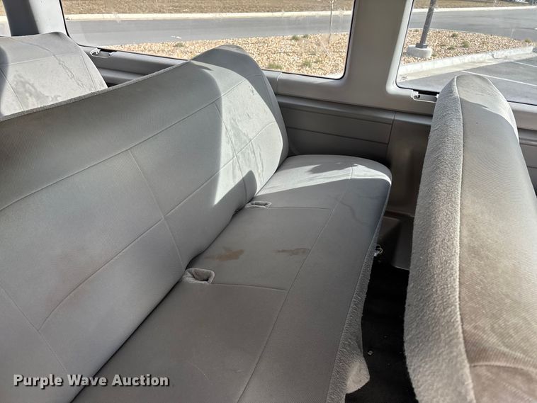 image for item FG0024 2006 Ford E350 van