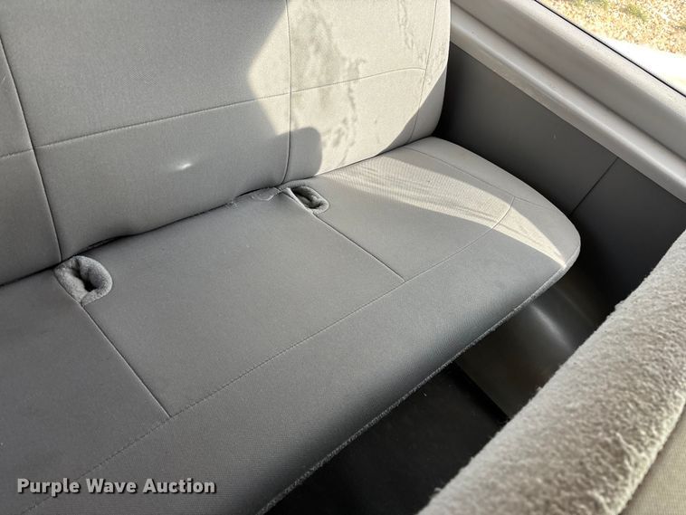 image for item FG0024 2006 Ford E350 van