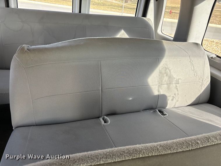 image for item FG0024 2006 Ford E350 van