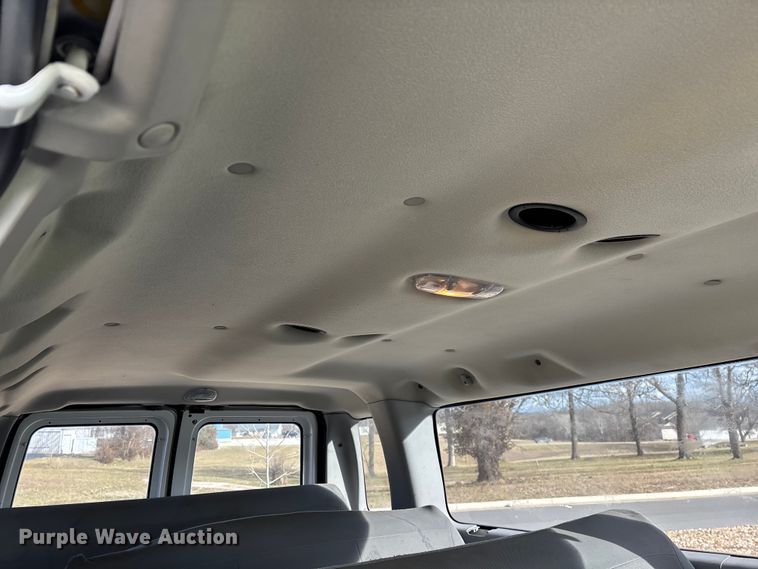 image for item FG0024 2006 Ford E350 van