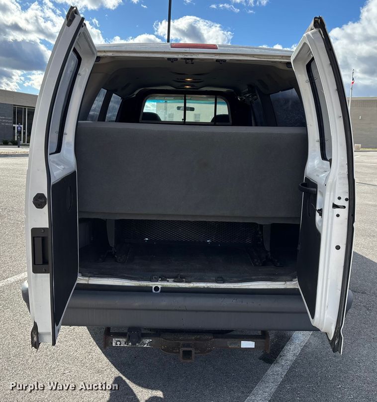 image for item FG0024 2006 Ford E350 van