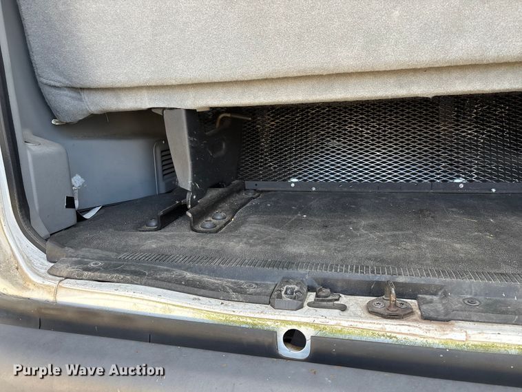 image for item FG0024 2006 Ford E350 van