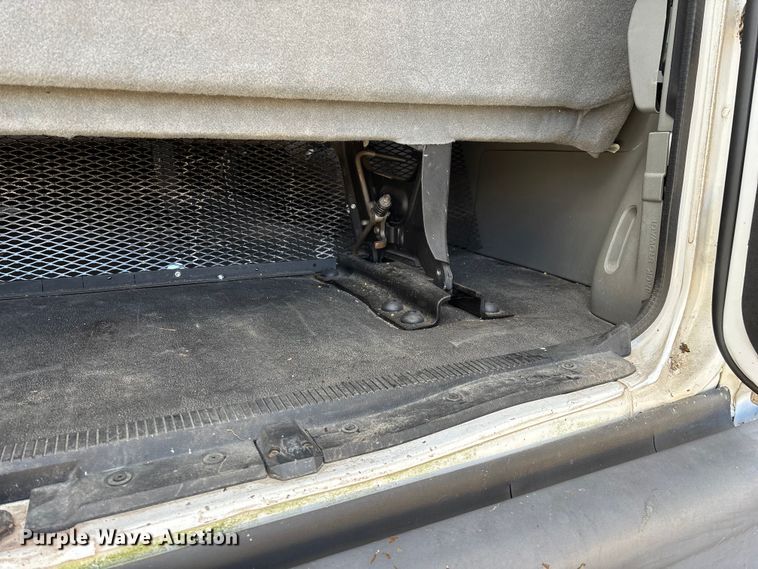 image for item FG0024 2006 Ford E350 van