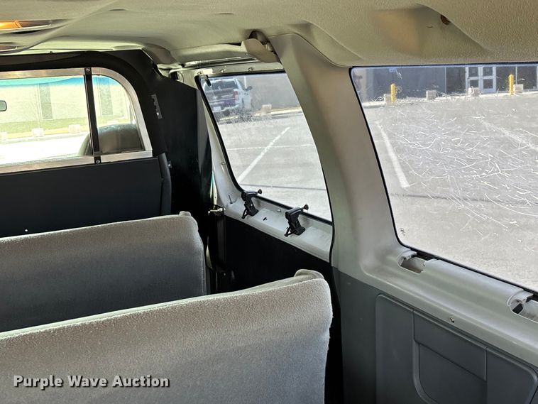 image for item FG0024 2006 Ford E350 van