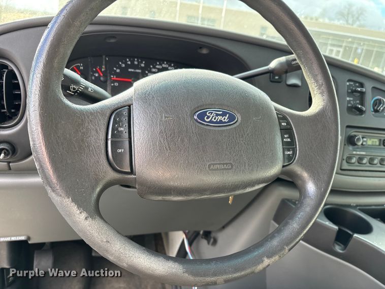 image for item FG0024 2006 Ford E350 van