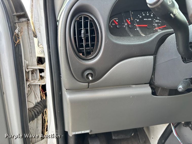 image for item FG0024 2006 Ford E350 van