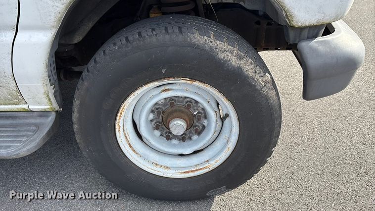 image for item FG0024 2006 Ford E350 van