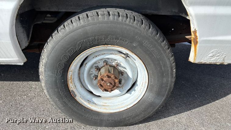 image for item FG0024 2006 Ford E350 van