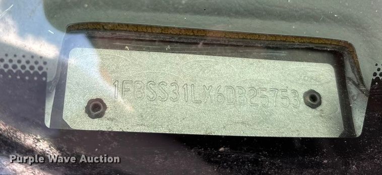 image for item FG0024 2006 Ford E350 van