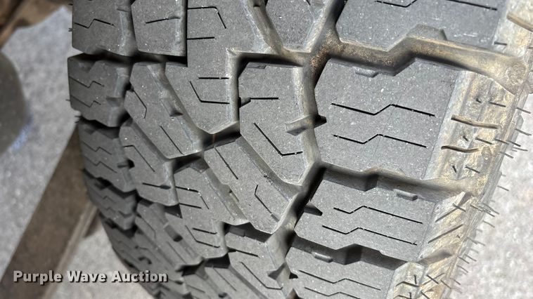 image for item FG0025 2018 Ford F150 Crew Cab flatbed pickup truck