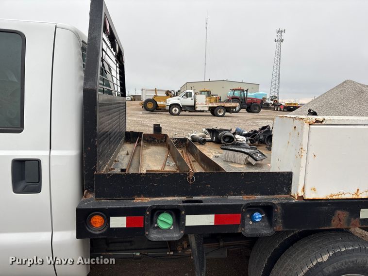 image for item FG2531 2016 Ford F350 Super Duty Ext. Cab flatbed pickup truck