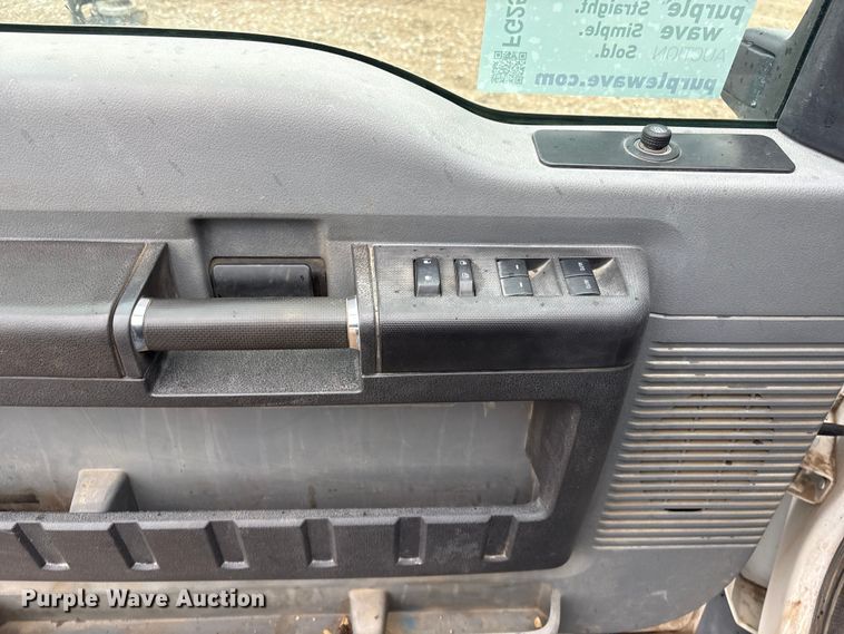 image for item FG2531 2016 Ford F350 Super Duty Ext. Cab flatbed pickup truck