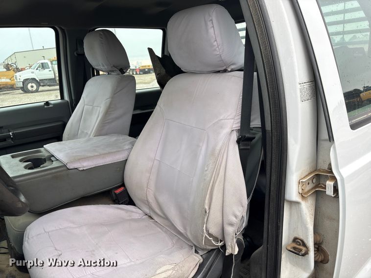 image for item FG2531 2016 Ford F350 Super Duty Ext. Cab flatbed pickup truck