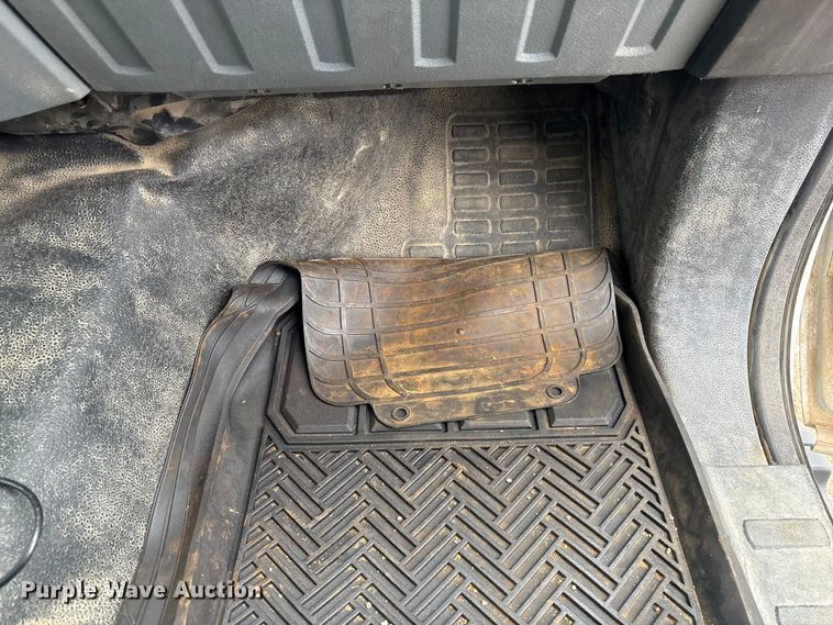 image for item FG2531 2016 Ford F350 Super Duty Ext. Cab flatbed pickup truck