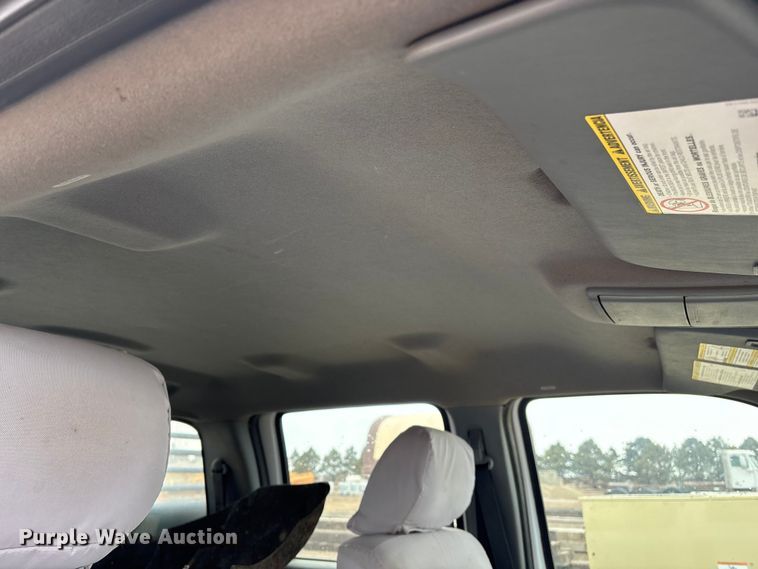 image for item FG2531 2016 Ford F350 Super Duty Ext. Cab flatbed pickup truck