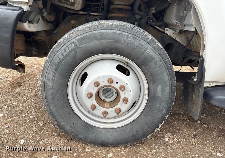 image for item FG2531 2016 Ford F350 Super Duty Ext. Cab flatbed pickup truck