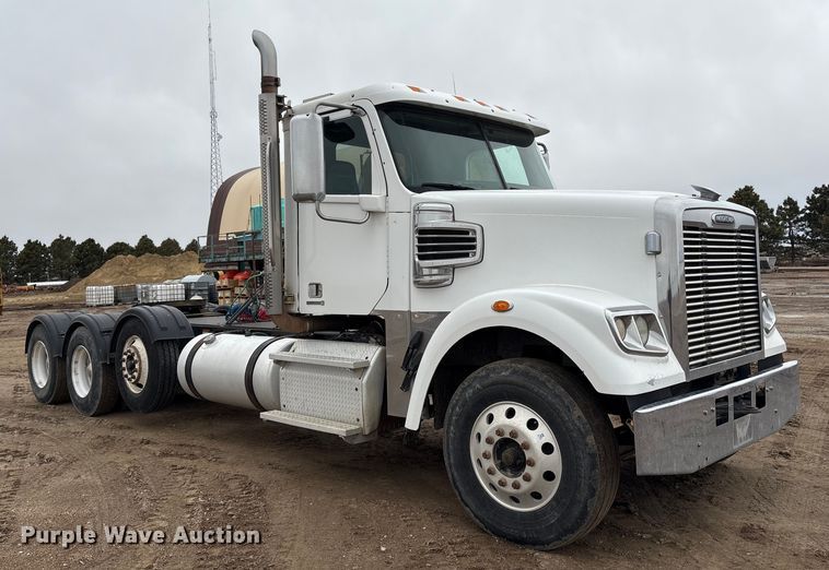 image for item FG2532 2011 Freightliner Coronado semi truck