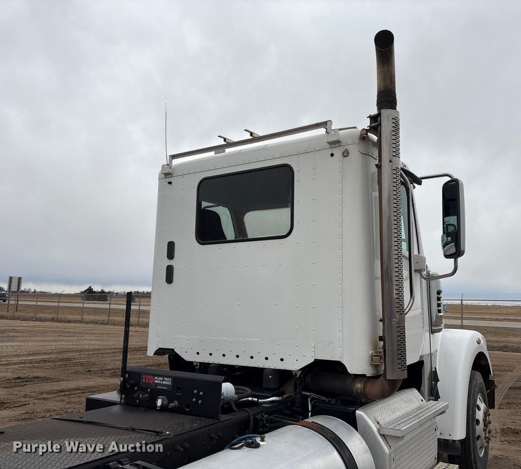 image for item FG2532 2011 Freightliner Coronado semi truck