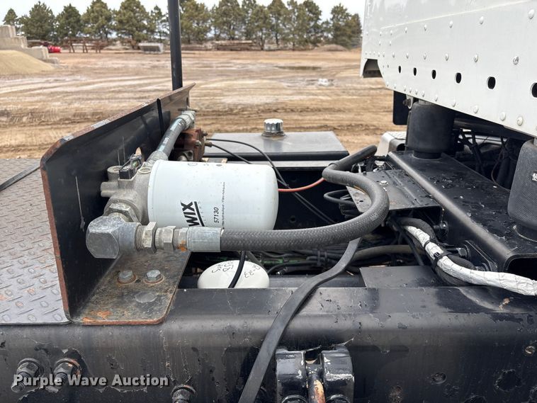 image for item FG2532 2011 Freightliner Coronado semi truck