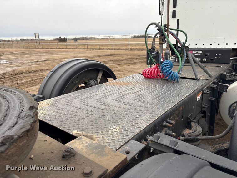 image for item FG2532 2011 Freightliner Coronado semi truck