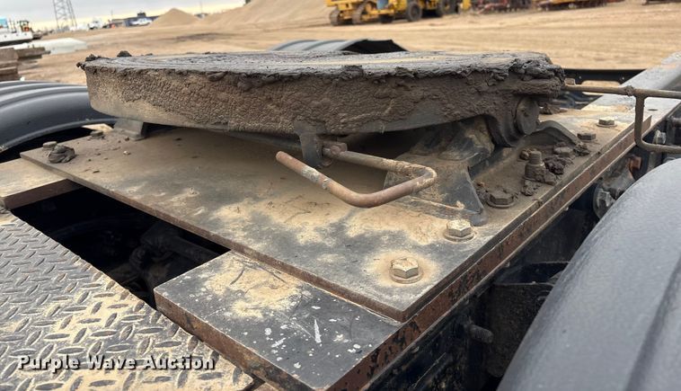 image for item FG2532 2011 Freightliner Coronado semi truck