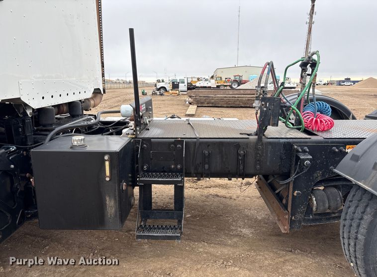 image for item FG2532 2011 Freightliner Coronado semi truck